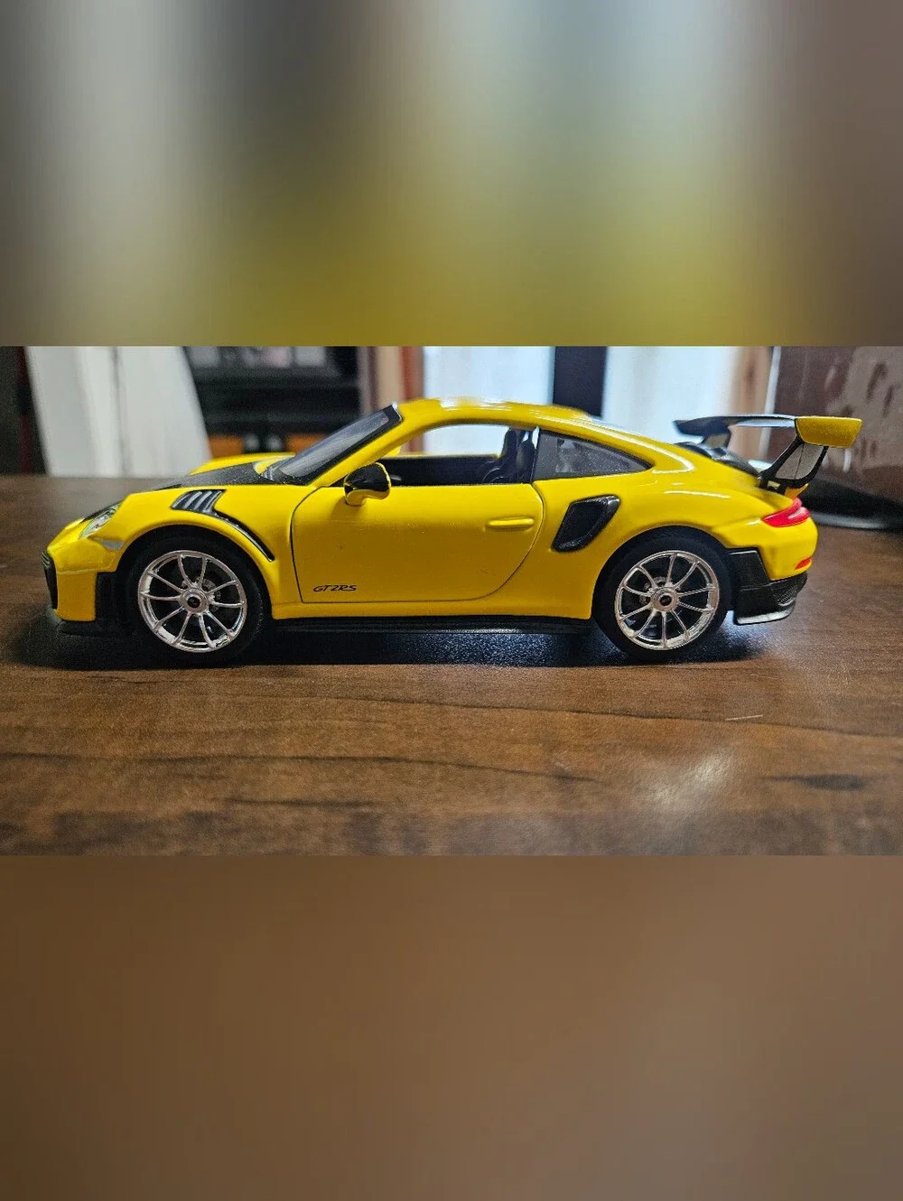 2018 Yellow  Porsche 911 GT2 RS Car